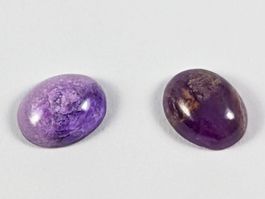 Sugilith/Sugilit Cabochons 9 x 7mm 2Stk.