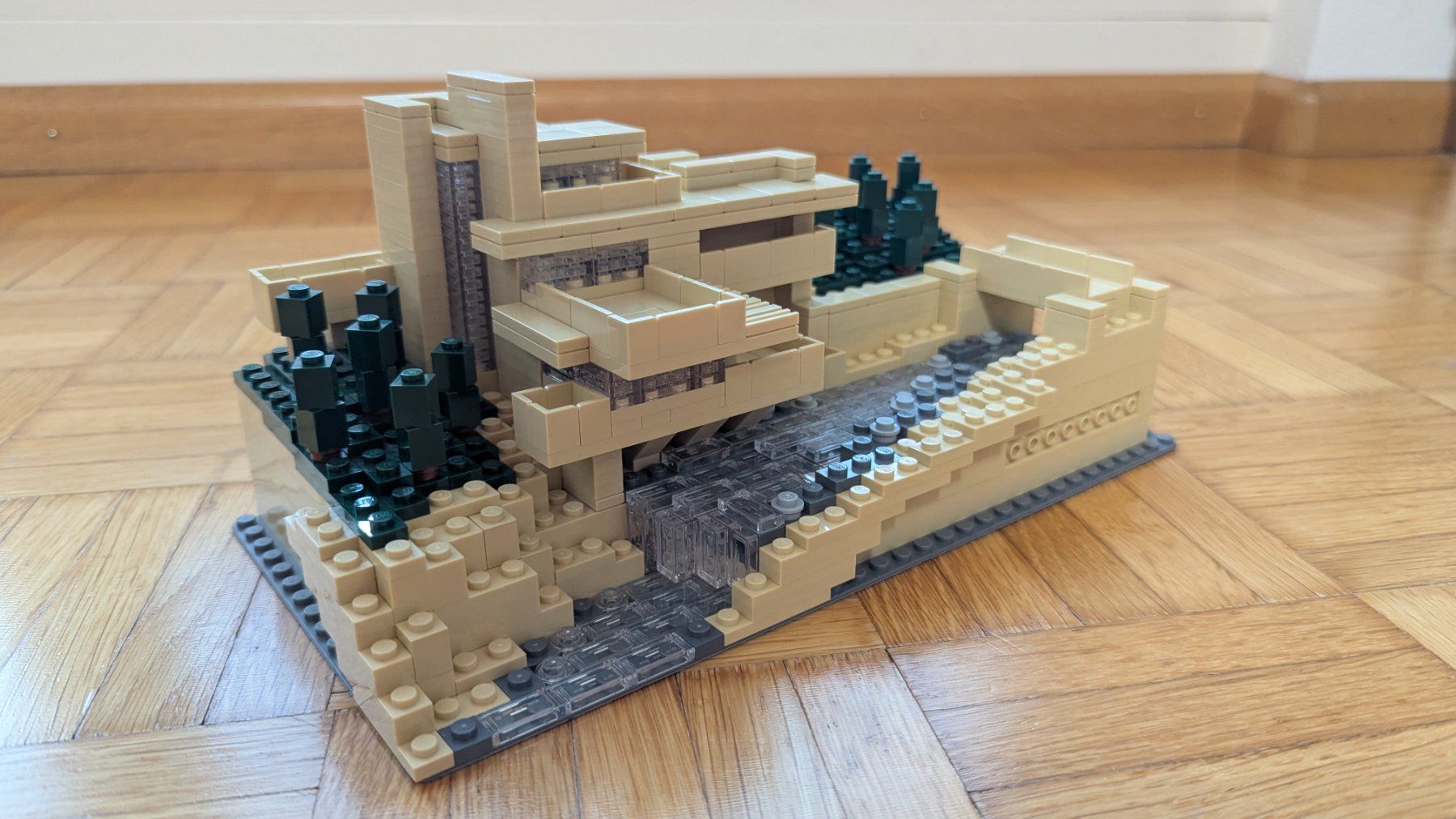 Lego Kit di costruzioni: 21005 Fallingwater - LEGO Architecture - gebraucht – Usato da Münchenstein venduto da PeterPan.ch