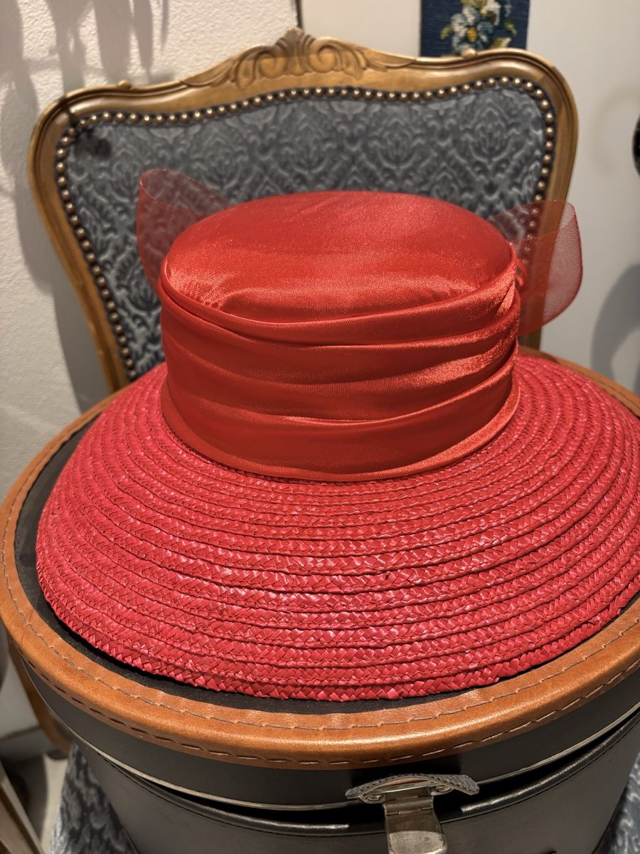 Copricapi, berretti & cappellini: Hut ohne Koffer 65,- mit Koffer 140,-  – Nuovo (secondo la descrizione) da Bellinzona venduto da ModaLugano 6