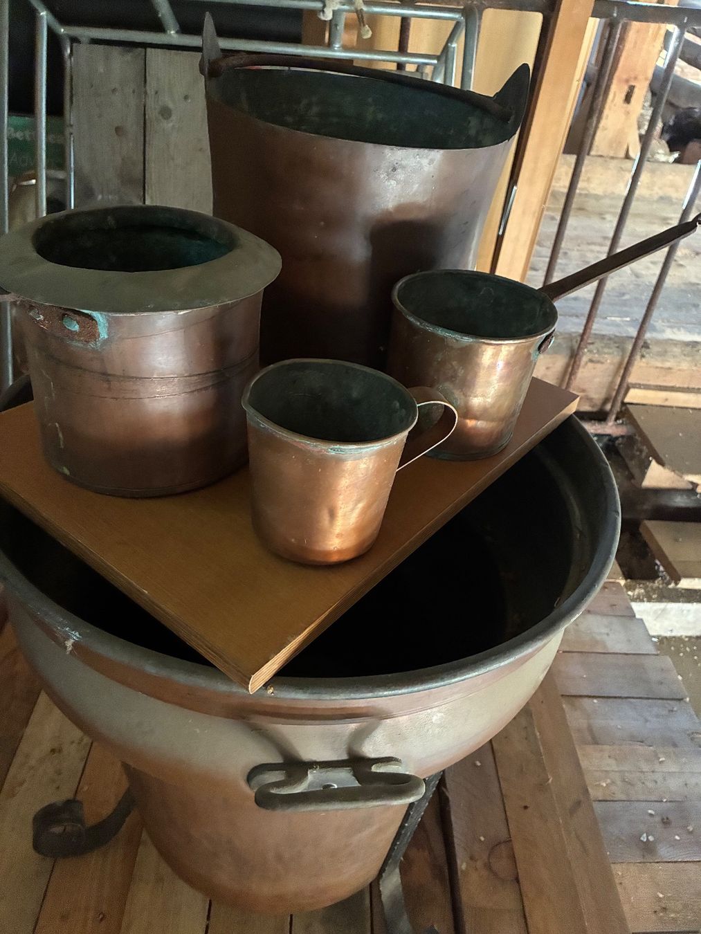 Set aus Kupfergefässen mit grossem Kessel gebraucht (D'occasion) à ...