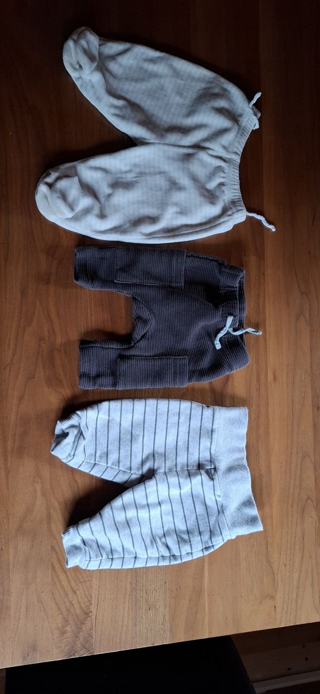 Lotti & Set di vestiti: Baby Hosen Set, Grösse 50/ 56 – Usato da Niederstocken venduto da Cocos_nut