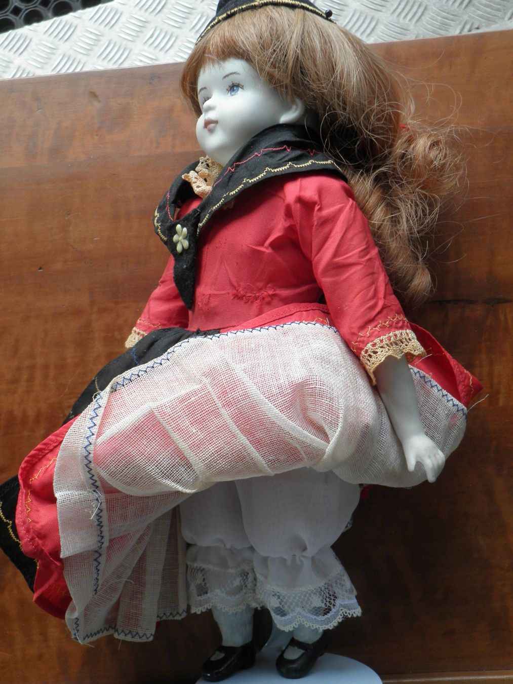 Bambole: Hübsches Püppchen in antikem Kleid – Usato da Rohrbach venduto da chri2009 3