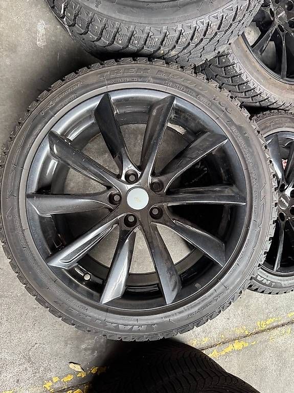 Pneumatici & Ruote complete: Tesla MX Räder – Usato da Basel venduto da rav_csh6 2