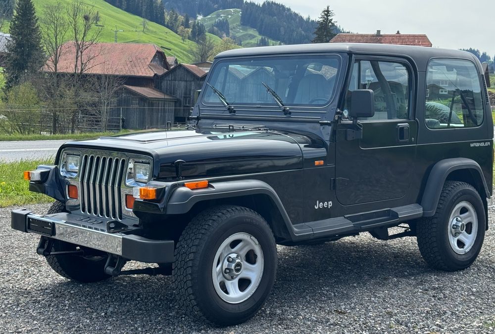 Jeep Wrangler 4.0 Laredo Jg. 1995 frisch ab MFK und Service