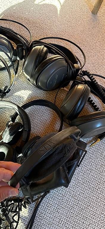 Cuffie: Lot de casques de studio vintage  – Usato da Vaulion venduto da Simonsuter 3