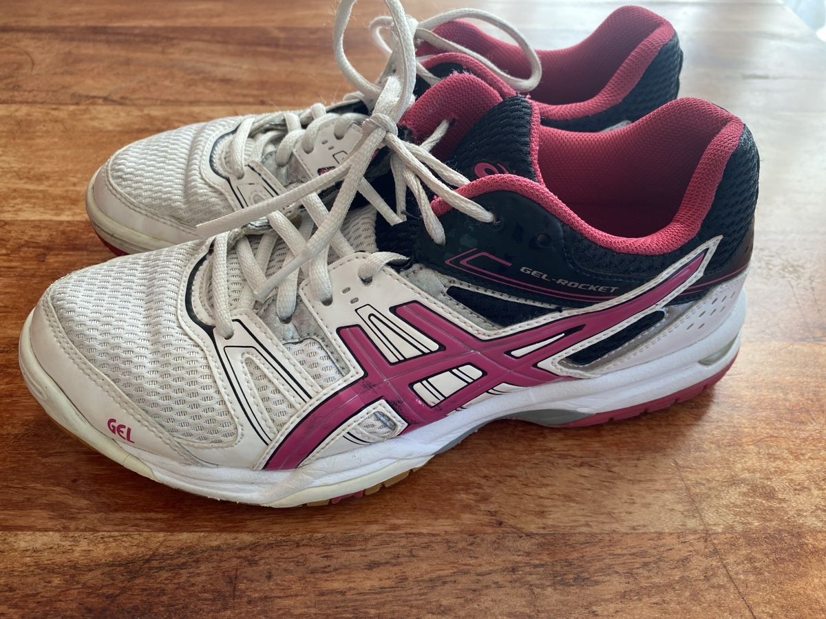 Asics Damenschuhe: Asics Turnschuhe  – Gebraucht aus Olten von Angisun 1