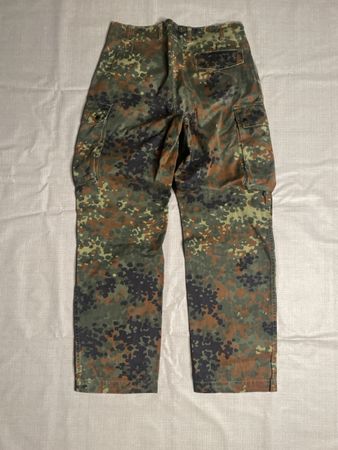 Militäre Hose Farbige mit grössen Taschen Laterale