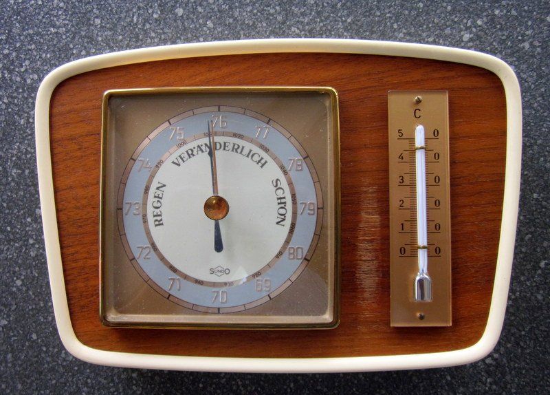 Altri elettrodomestici e apparecchi d’epoca: Mid Century Barometer,Thermometer, Holz Kunststoffrand Sundo – Usato da Bischofszell venduto da raika 3