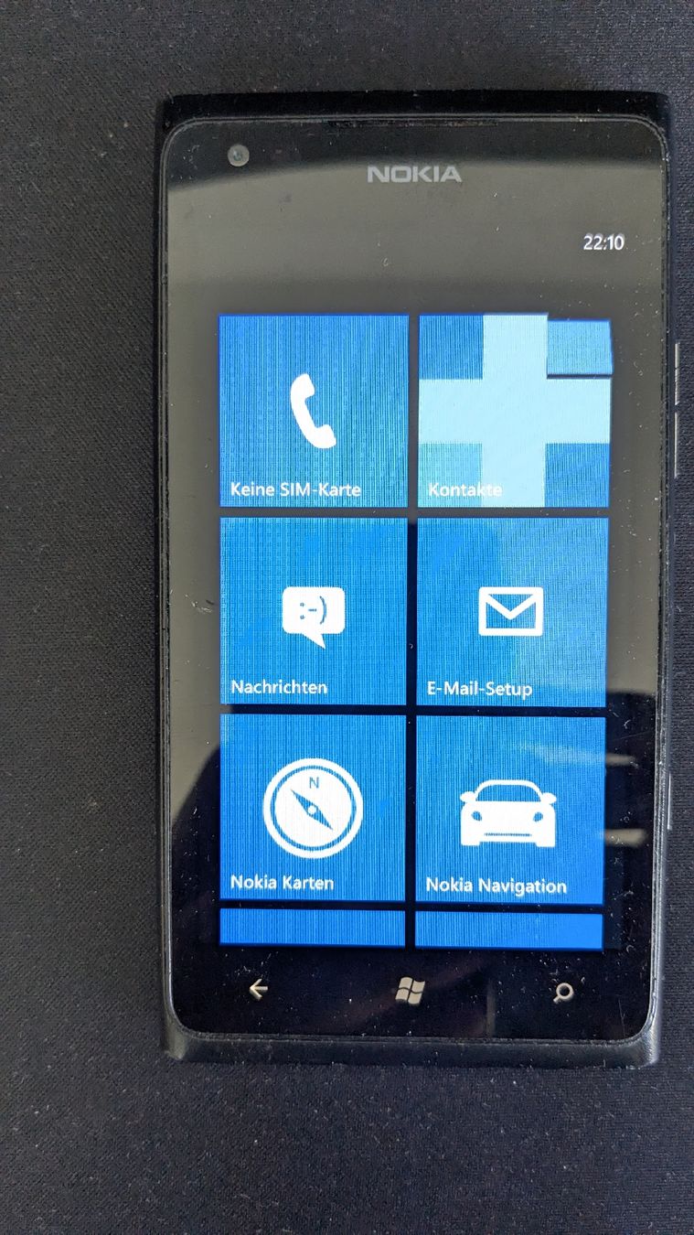 Nokia Telefoni cellulari / Smartphones: Nokia Lumia 900 – Usato da Zürich venduto da enri23