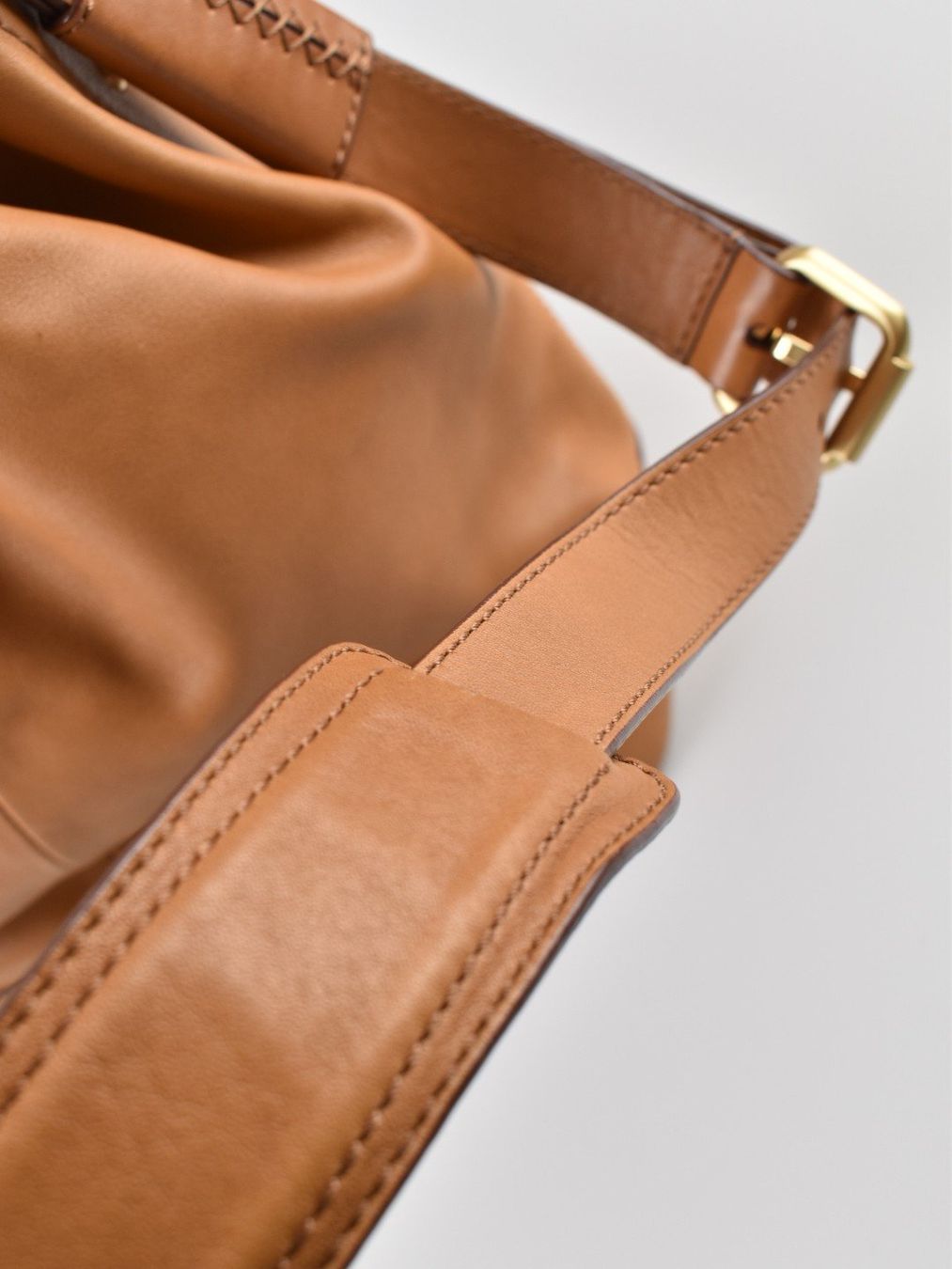 Navyboot Taschen für Damen: Navyboot Beuteltasche, Leder – Gebraucht aus Nürensdorf von 2ND_STORY 4