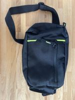 Umhängetasche schwarz mit Reissverschluss und Tasche