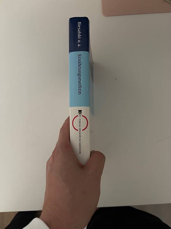 Libri: Buch "Ernährungsmedizin" – Usato da Zürich venduto da James_Kr 1