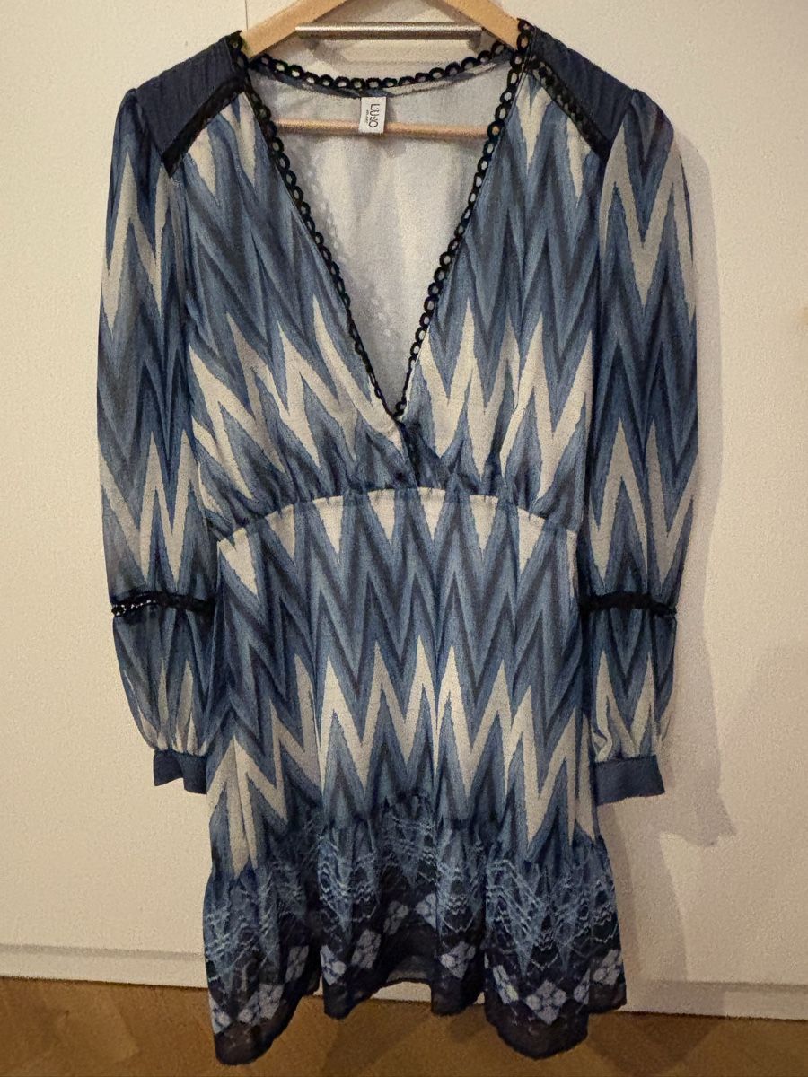 Liu Jo Vestiti: Neues Liu Jo Kleid in Grösse 38 – Nuovo (secondo la descrizione) da Luzern venduto da Qazwsx