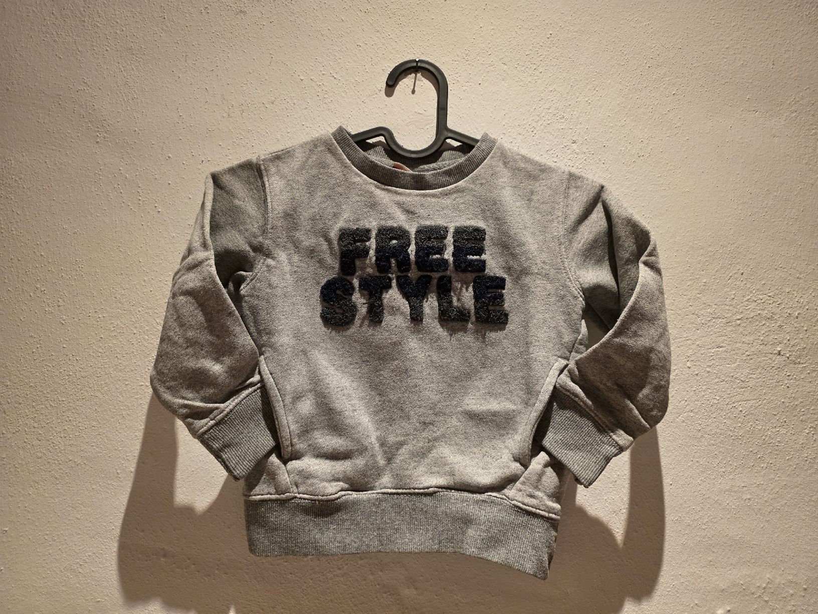 Maglioni & Felpe: Pull enfant gris chiné "Free Style" - Taille 104 - 4 ans – Usato da St-Blaise venduto da ame_c6mb