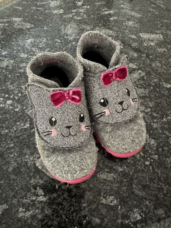 Superfit Chaussures garçon: Superfit Hausschuhe / Finken Gr. 22 – D'occasion à Toffen par jeapamale
