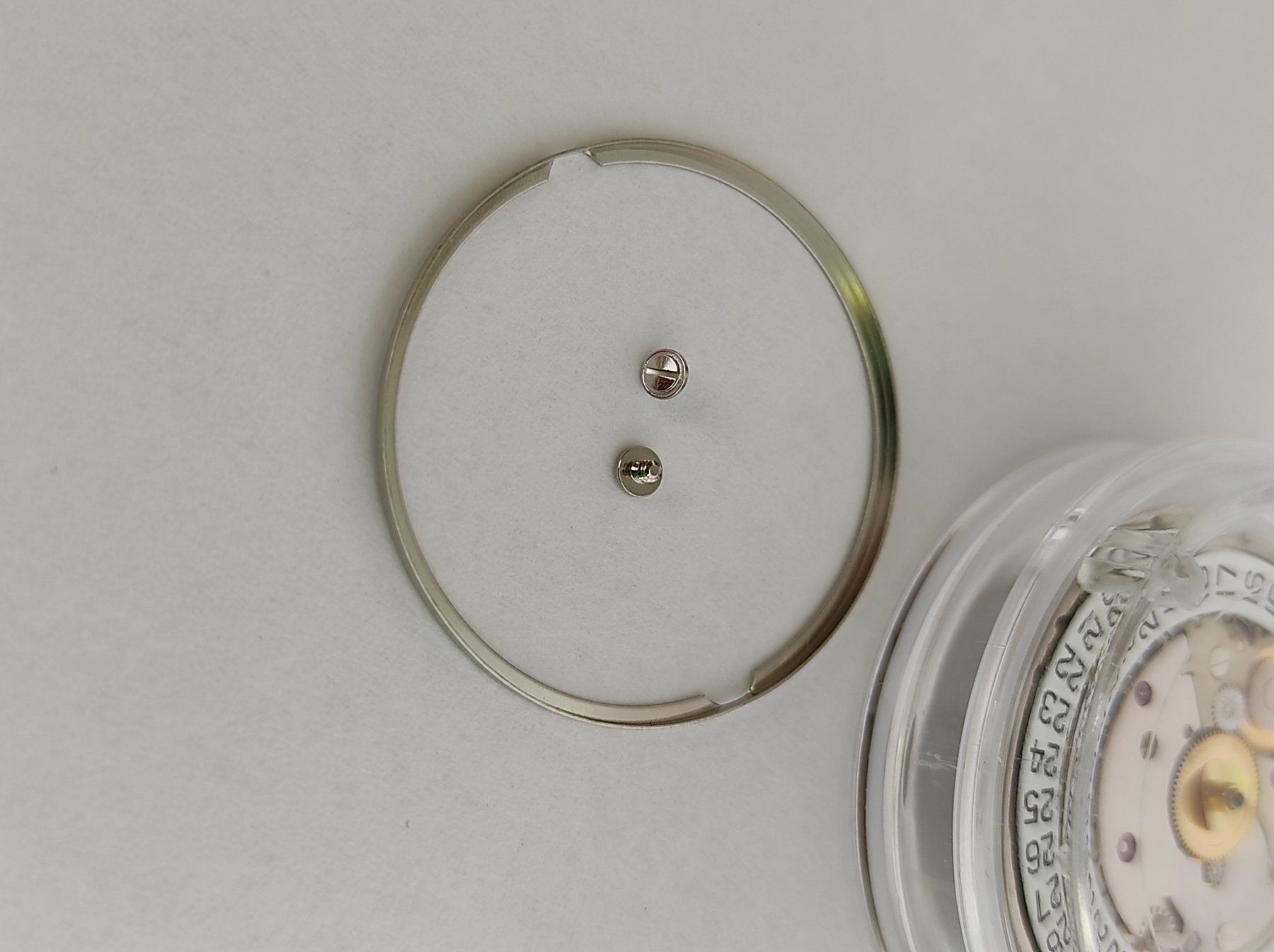 Eta Orologi: ETA 2824-2  NEU in der Originalverpackung – Nuovo e nell'imballaggio originale da Riedholz venduto da bam_5ybn 1