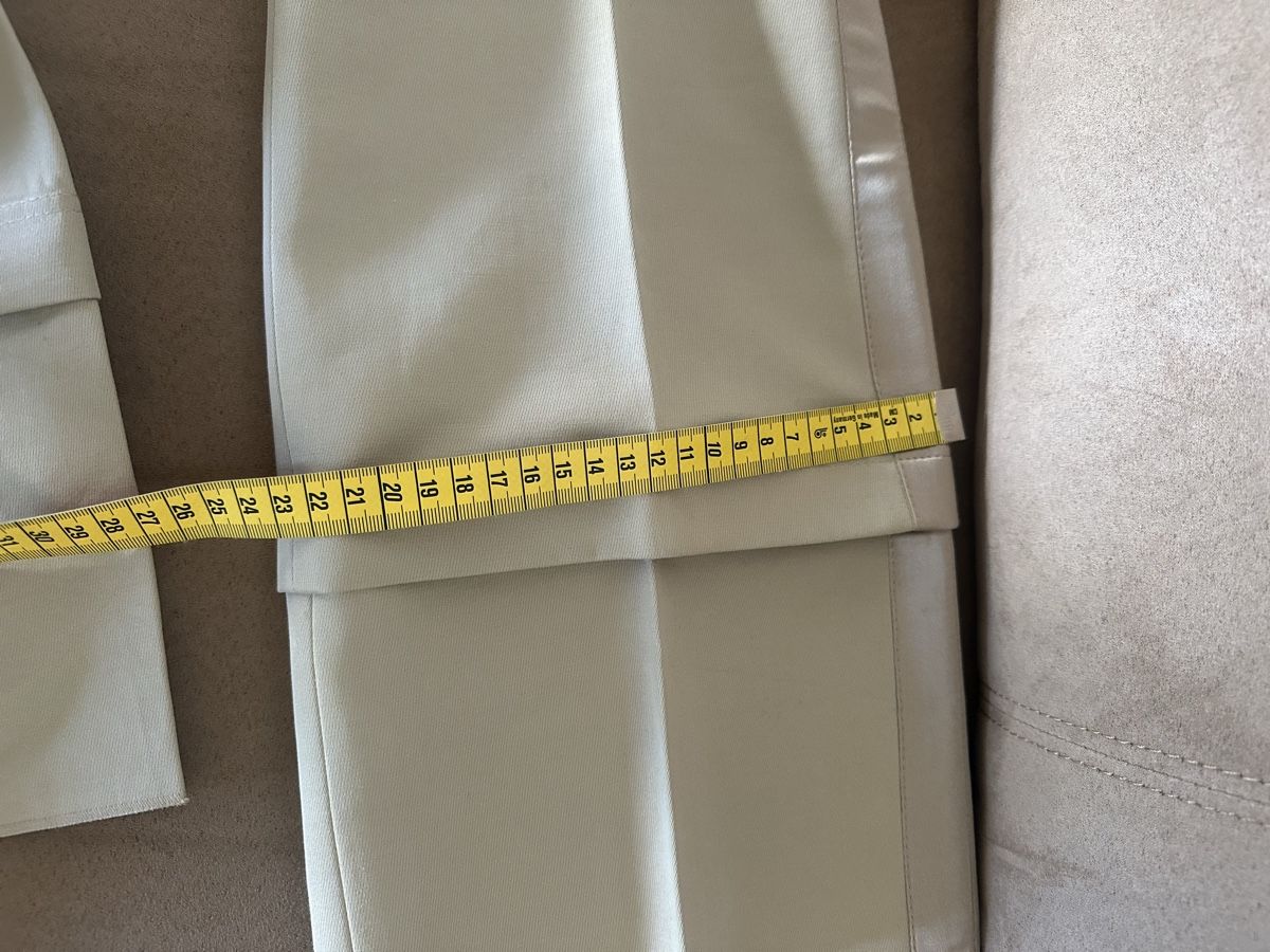 Pantaloni: LA PERLA Pantaloni – Nuovo (secondo la descrizione) da Cureglia venduto da myr_9v25 4