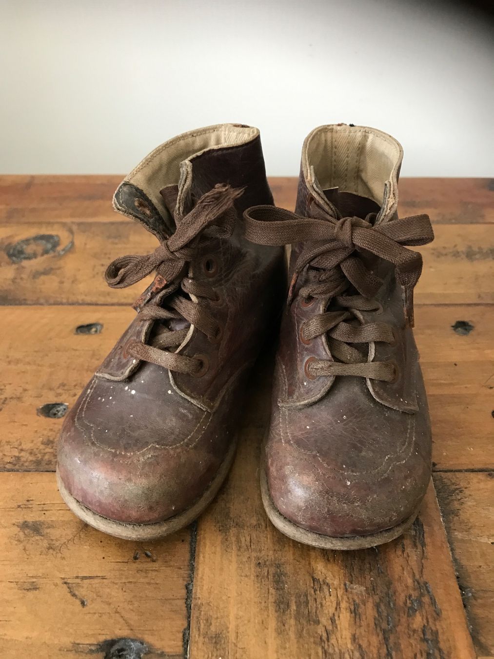 Scarpe per ragazzi: Antike Kinderstiefel – Usato da Rapperswil SG venduto da cosiba01