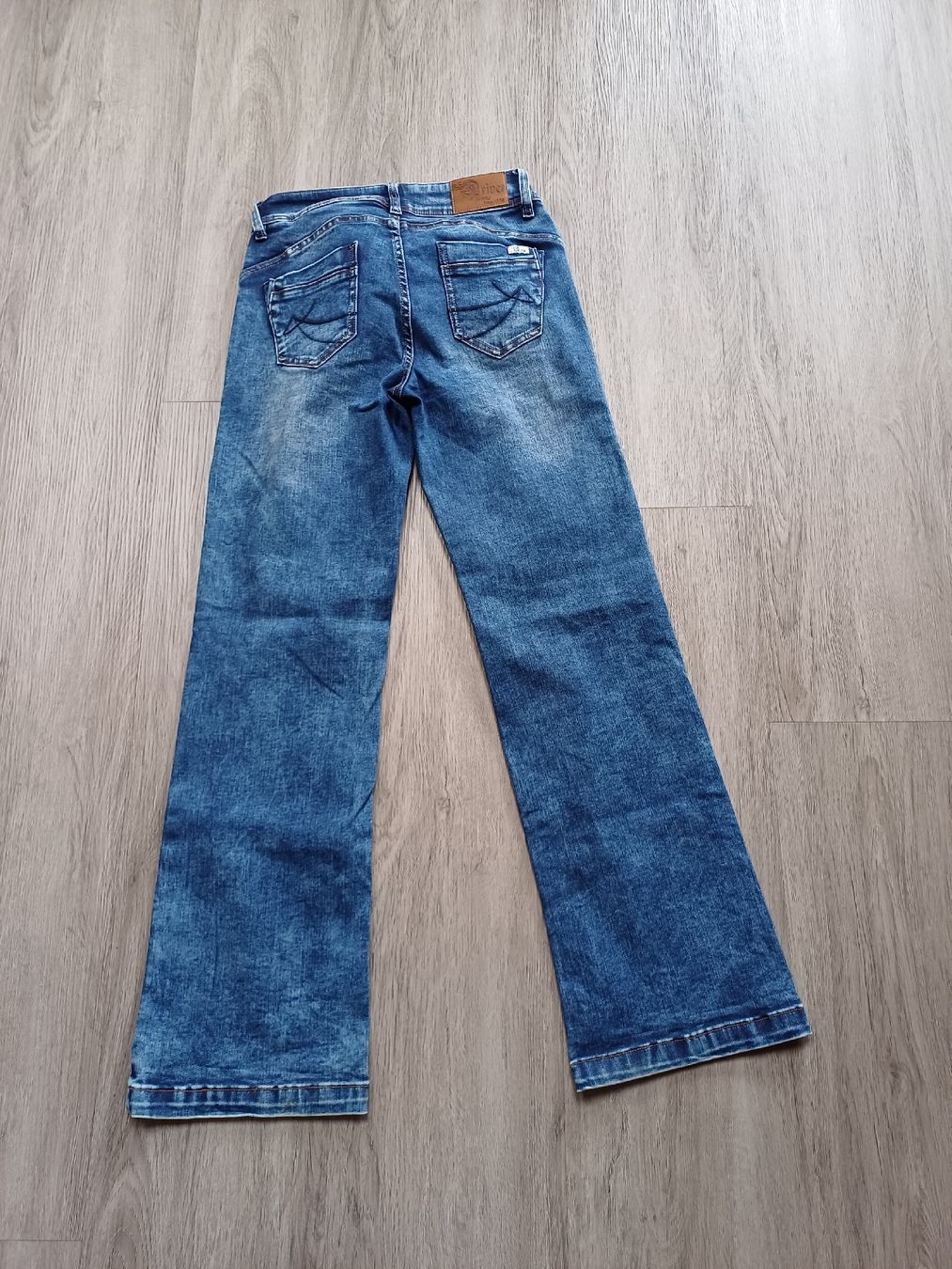 Jeans: Driver Jeans Damen W28 Bootcut – Gebraucht aus Därligen von  3