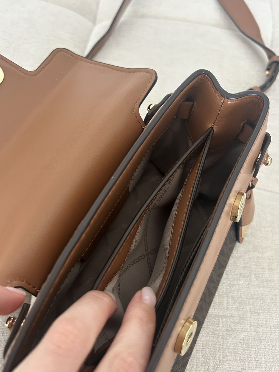 Michael Kors Sacs femmes: Michael Kors Umhängetasche  – D'occasion à Wallisellen par lau_68b9 6
