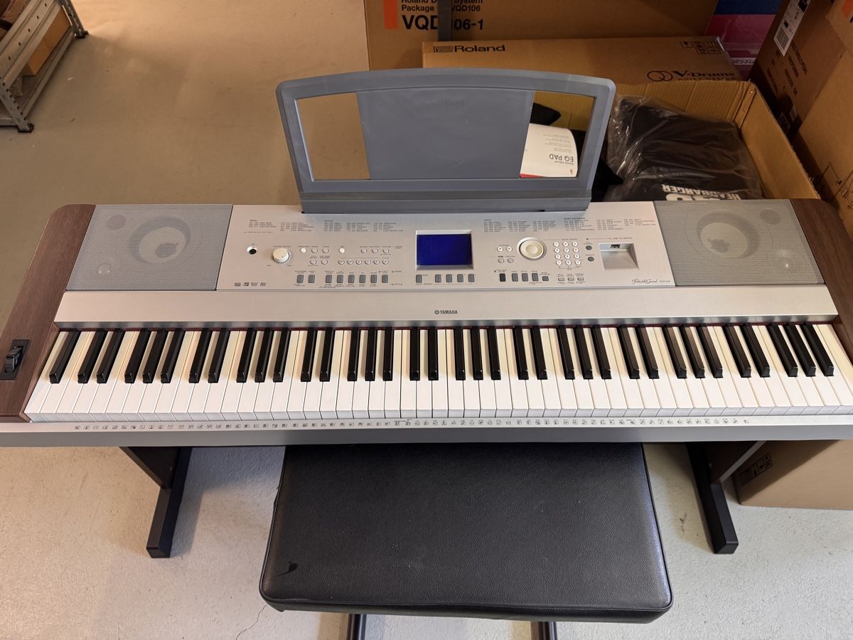 Yamaha Strumenti musicali: Yamaha DGX-640 – Usato da Zofingen venduto da drummer74