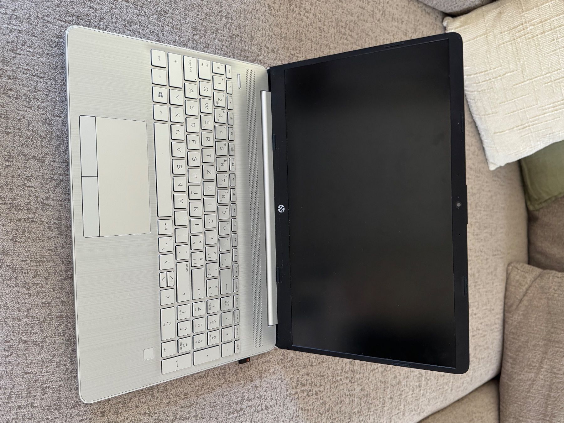 Notebook: HP Laptop – Usato da Oftringen venduto da Domenico.27 2