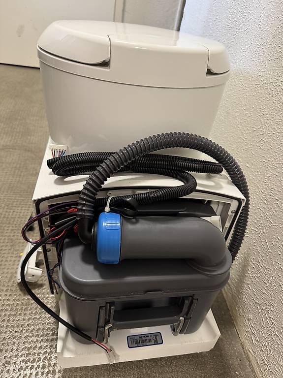 WC: Camping Thetford Toilette – Gebraucht aus Basel von elgolfo 1