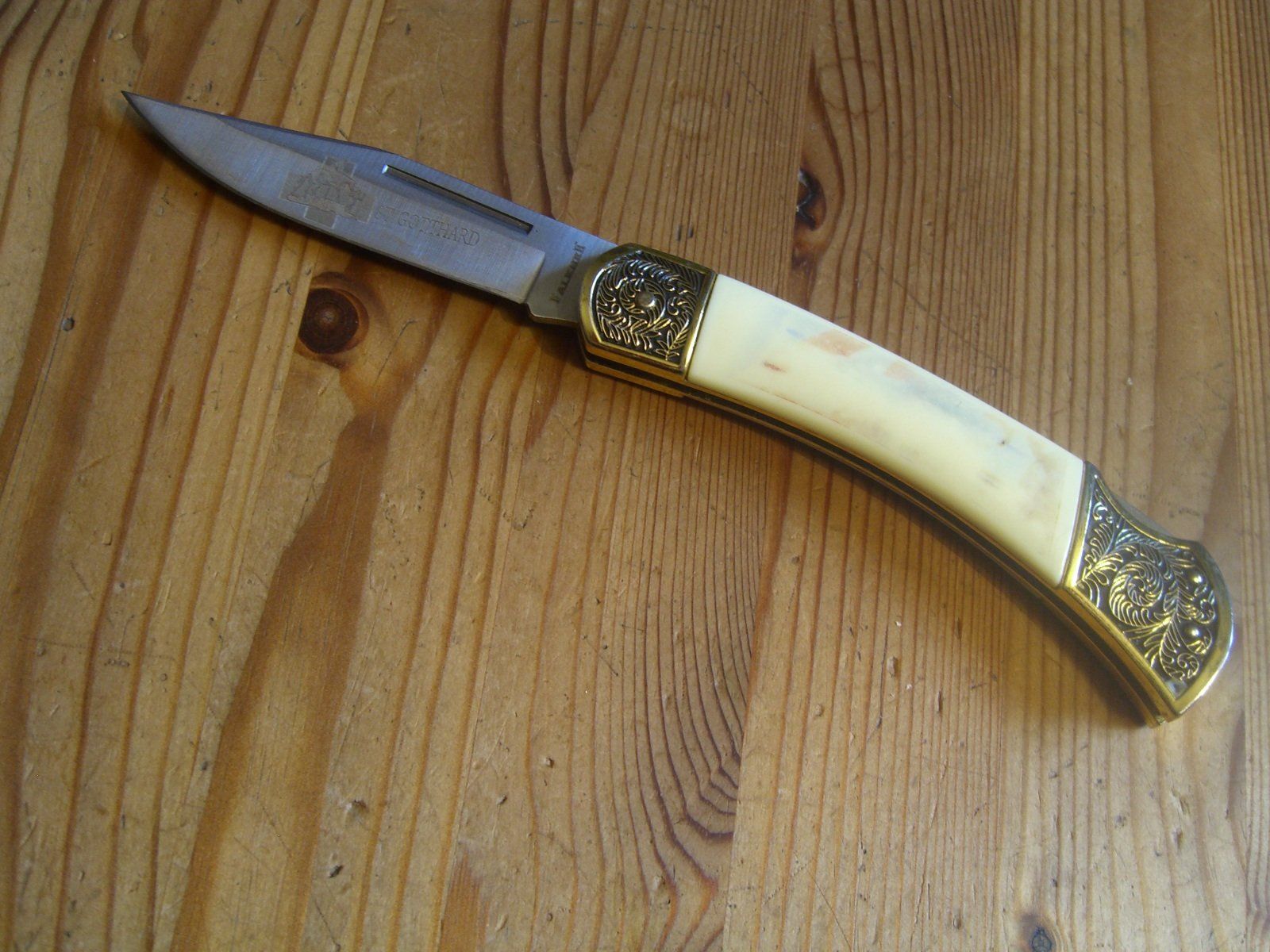 Zubehör: Messer von Falkner, mit einer "St. Gotthard" Edition – Gebraucht aus Winterthur von Ghandi5 2