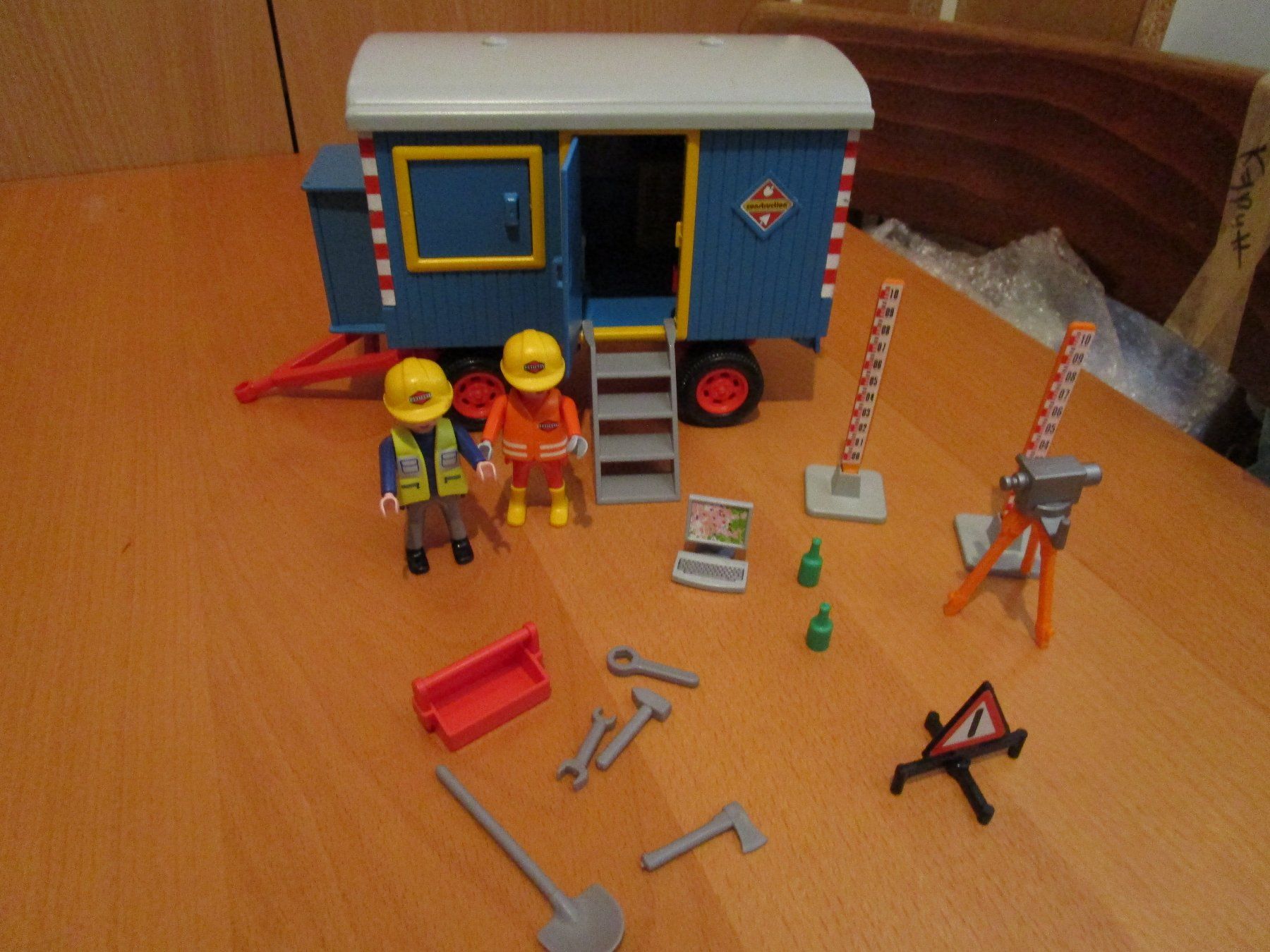 Playmobil Spielzeuge: Playmobil -  Bauwagen mit Vermessungs-Team – Gebraucht aus Wetzikon ZH von Storchadebar