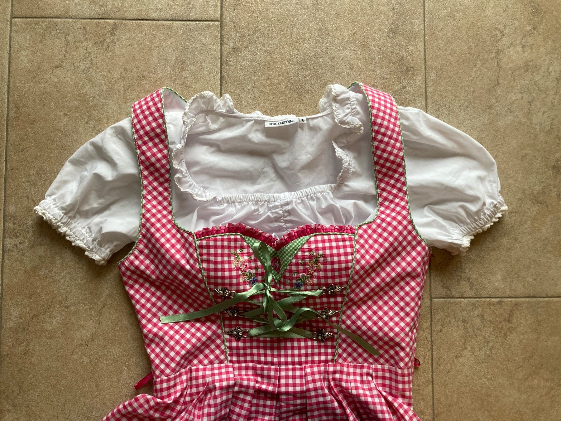 Costumi: Dirndl, Grösse 38/40, Marke Stockerpoint – Usato da Gelterkinden venduto da froggy80 3