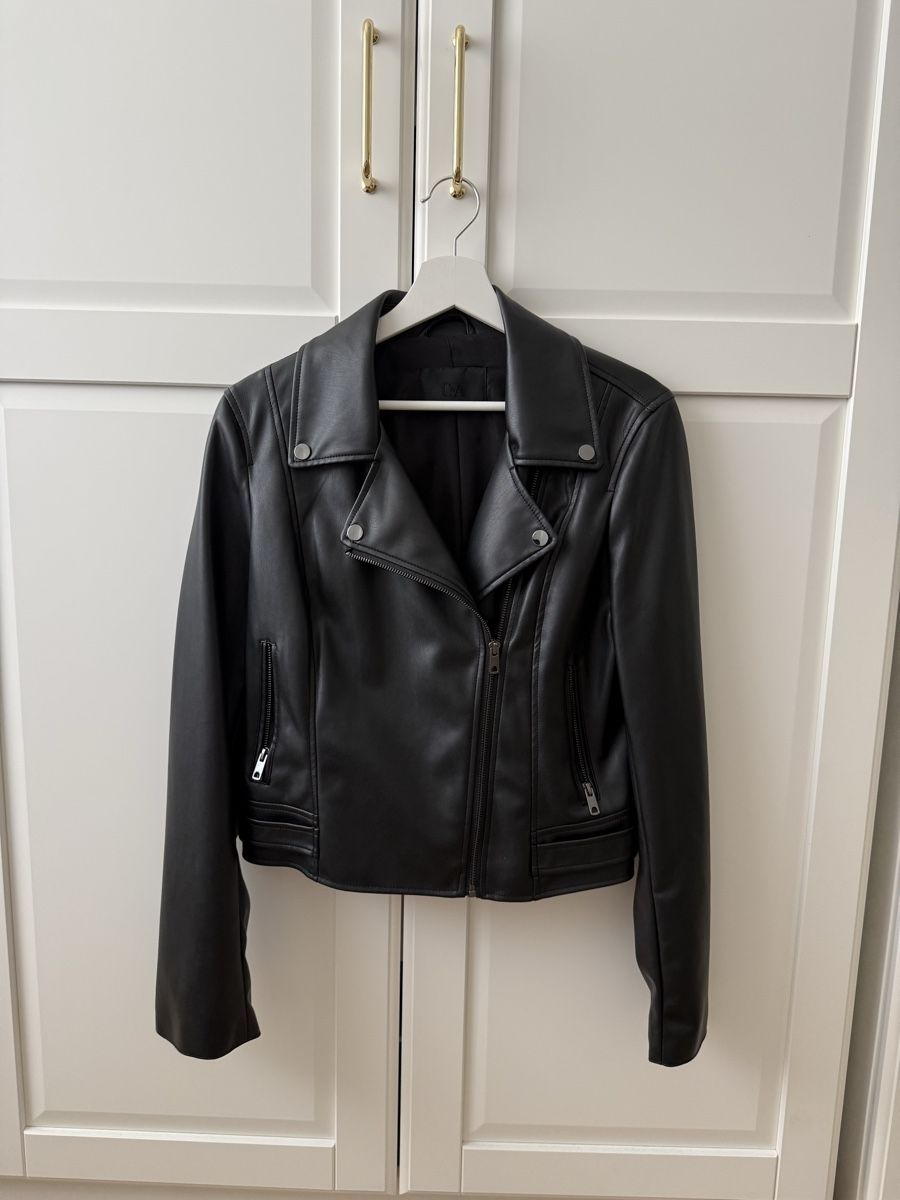 C&A Giacche: Damen Kunstlederjacke schwarz Gr.38 – Nuovo (secondo la descrizione) da Giswil venduto da Ody2