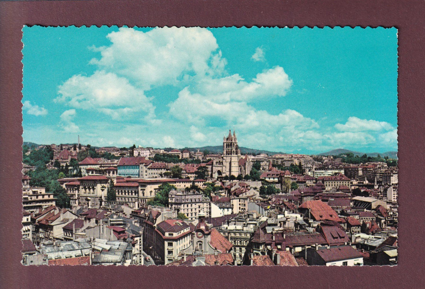 Cartoline postali: LAUSANNE - Vue partielle – Usato da Pully venduto da nicecards