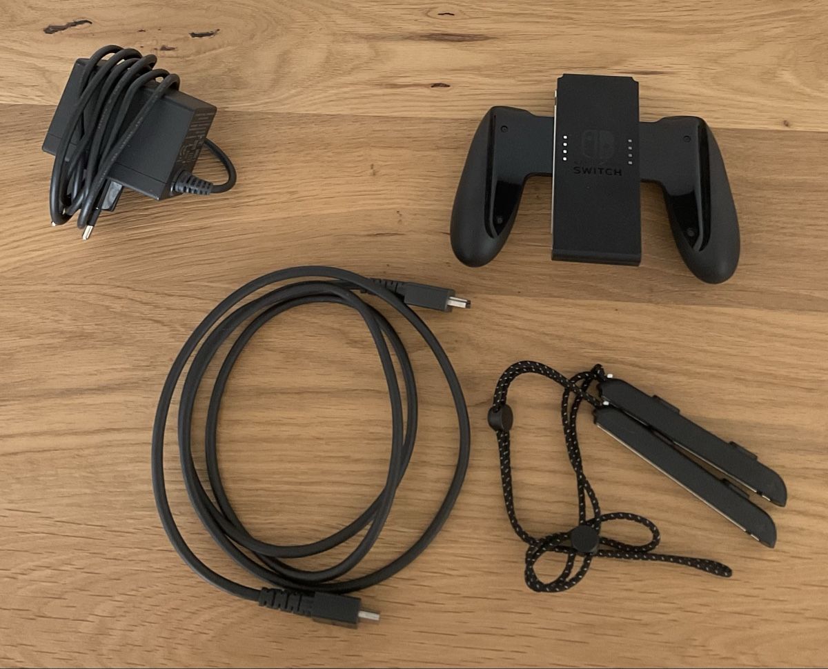 Nintendo Consoles: Nintendo Switch OLED Weiss – D'occasion à Reinach BL par smirni22 2