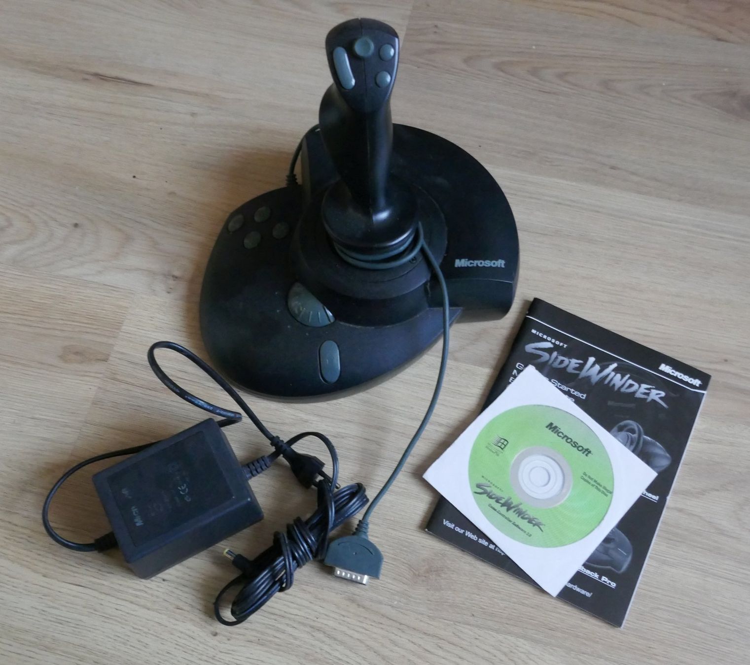 Microsoft Manettes: Microsoft SideWinder mit Force Feedback – D'occasion à Wenslingen par FairlightCMI