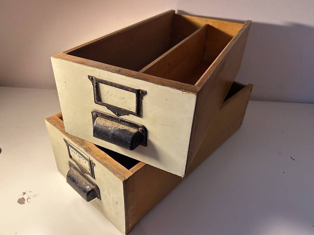 Tous les outils: 2 Holzschunladen – D'occasion à Frauenfeld par ire_q29k