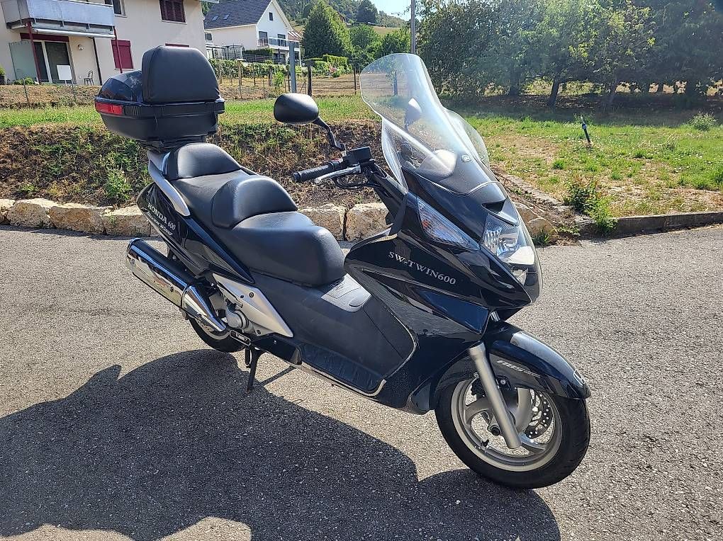 Route: Honda FJS600A S-Wing Roller – D'occasion à Laupersdorf par poweronwheels 1