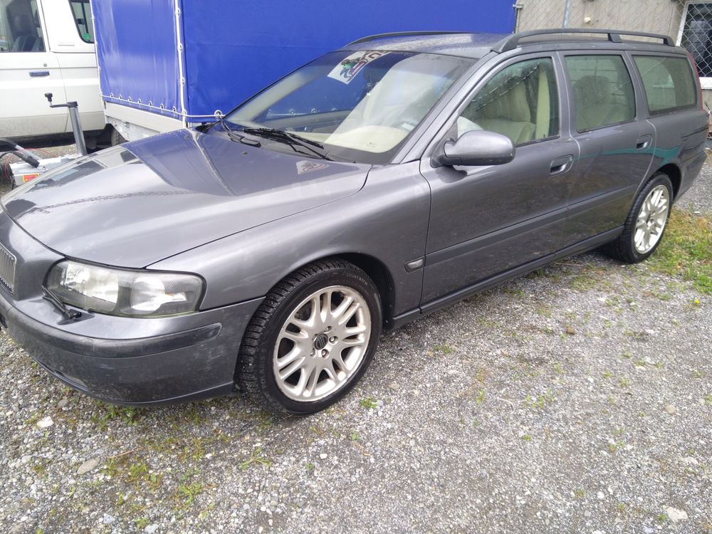 Volvo V70 D5