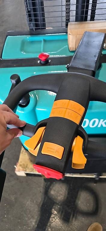 Carrelli elevatori e a forche: Gerbeur électrique DYDZ 2000kglevée 3mbatterie lithium – Usato da Bulle venduto da Morand_Machines 3
