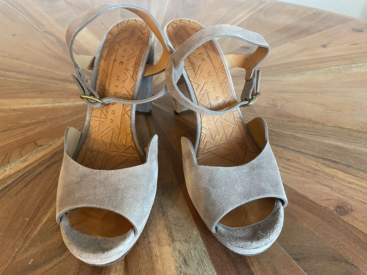 Scarpe da donna: Sandales Chie Mihara en daim beiges, taille 39 – Usato da Biel/Bienne venduto da Muriel0604 1