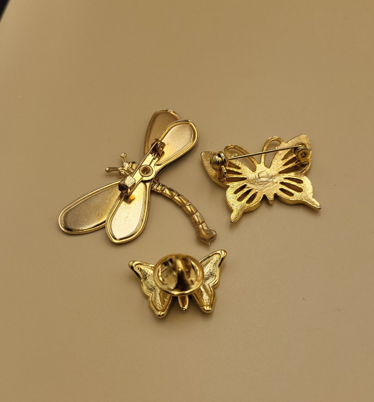 Spille & Fermagli: Goldige Schmetterling Broschen – Usato da Wald ZH venduto da SwissPawnshop 3