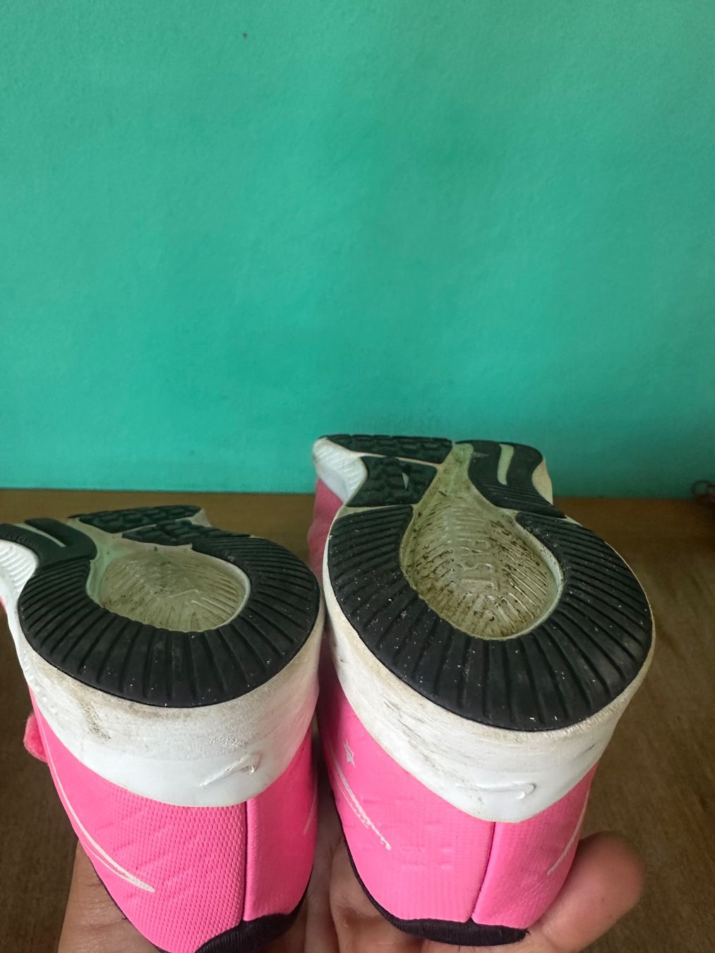 Nike Scarpe per ragazzi: Nike Mädchen Turnschuhe pink Gr. 33 – Usato da bern venduto da Bicicletas-80s-90s 3