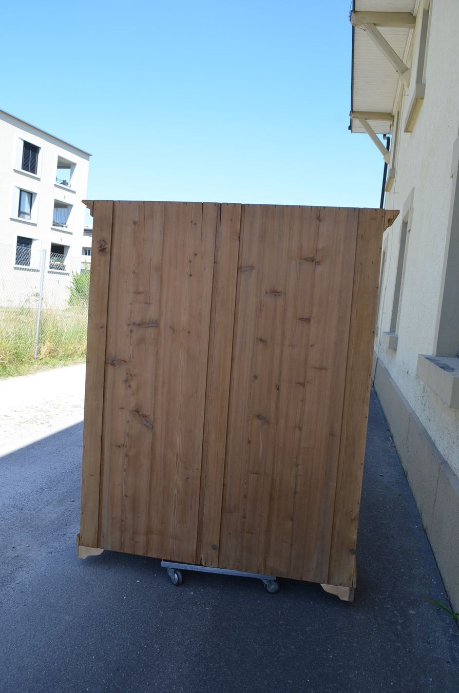 Schränke: 2 Türiger Schrank Restaurierter 2 Teilig – Gebraucht aus Wil SG von Athi 5
