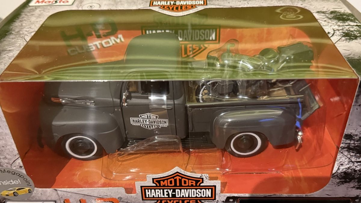 Ford Modellini d'auto: Harley Davidson 1948 Ford F-1 Pickup, 1:24 – Nuovo e nell'imballaggio originale da Basel venduto da Zomeg 1
