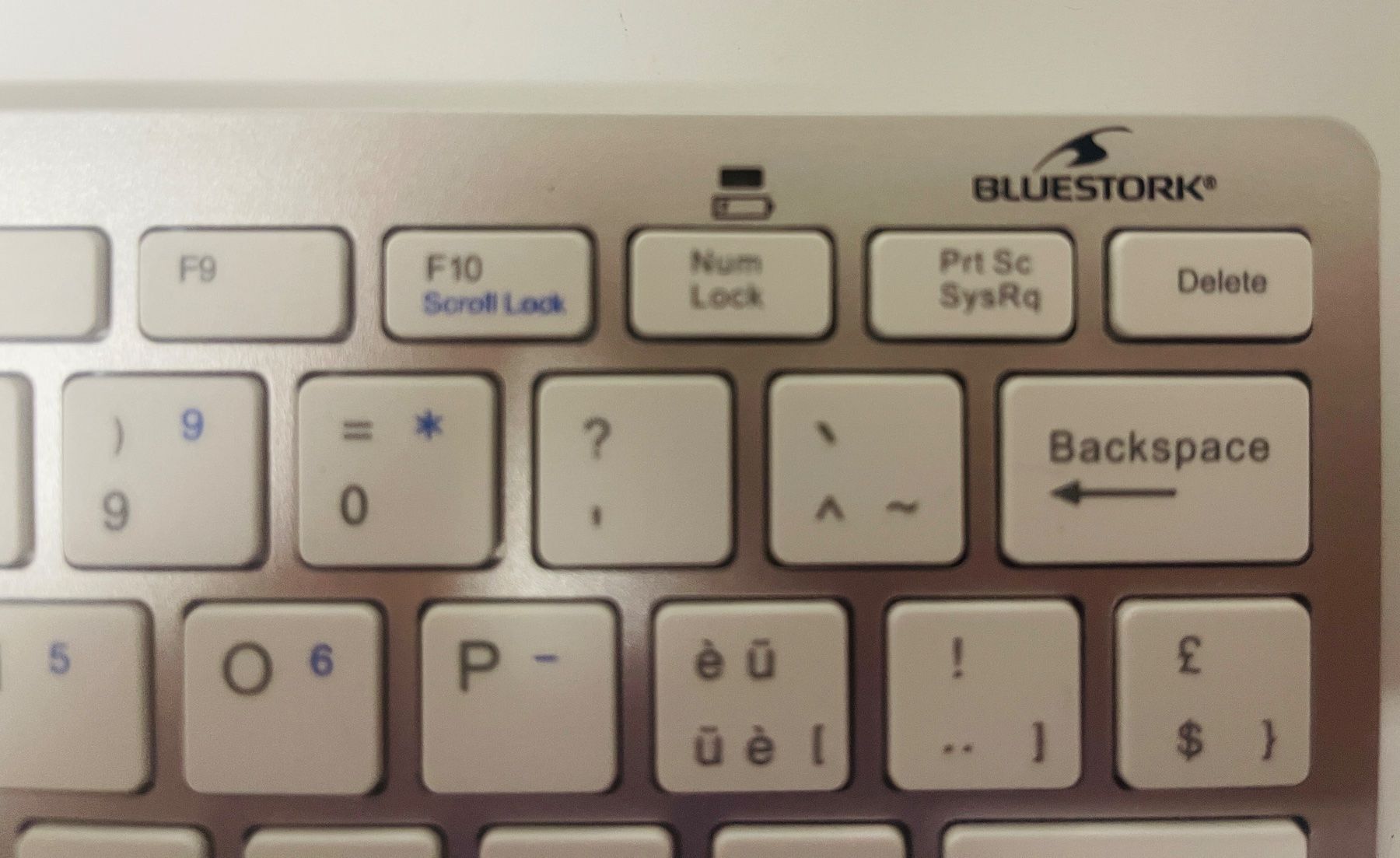 Tastaturen: Bluestork Tastatur BS-KB-MICRO/BT/CH gebraucht silber – Gebraucht aus Dänikon ZH von Baeriswyl 1