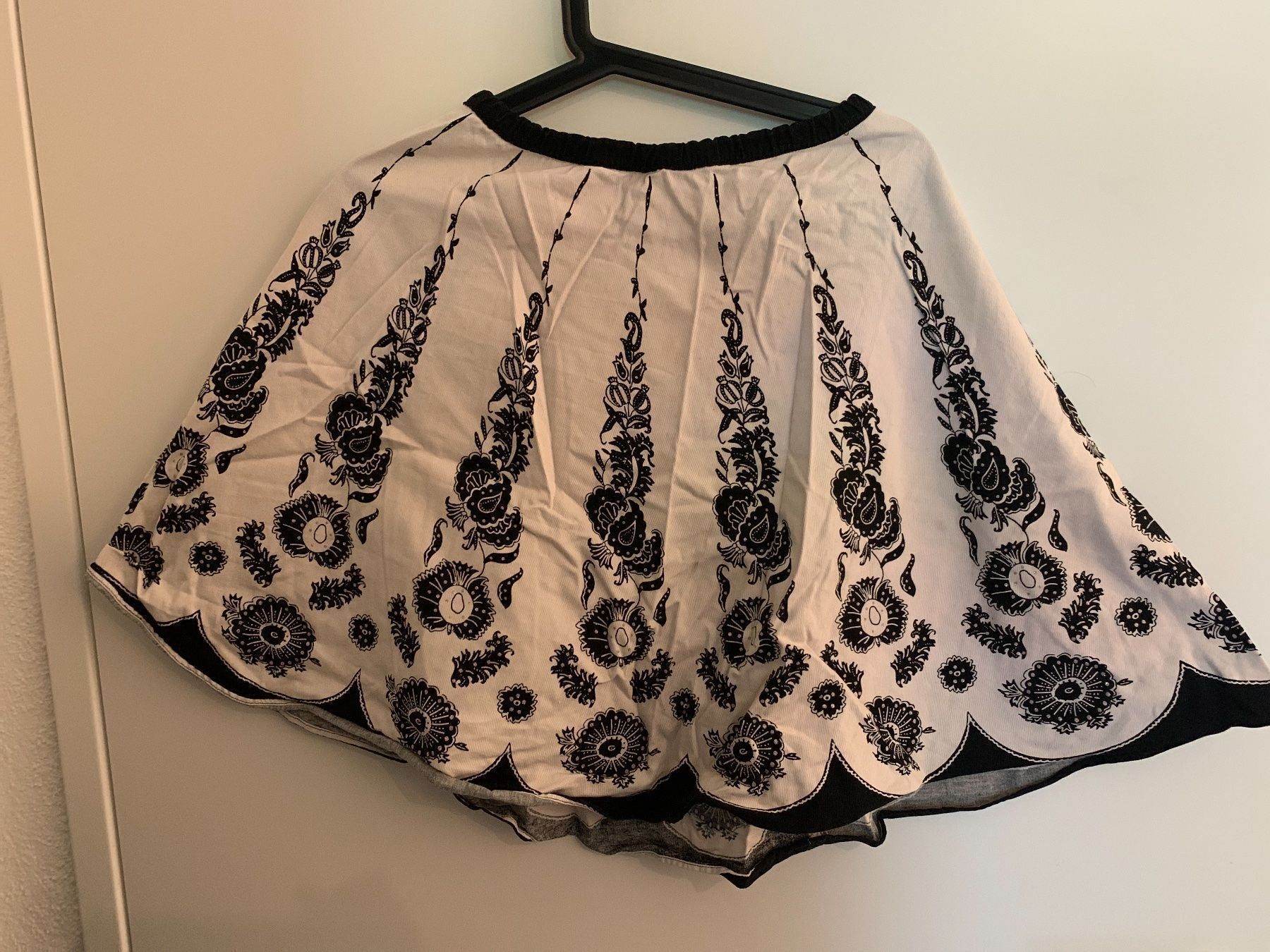 Gonne: Summer skirt black white – Nuovo (secondo la descrizione) da Zürich venduto da Alpen209 1