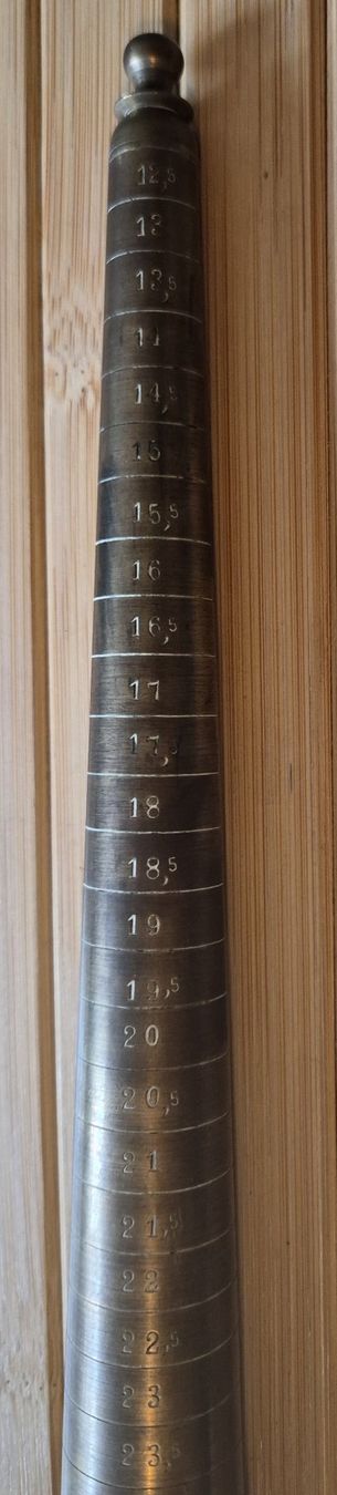 Tutti gli attrezzi: Antikes Ringmass - Ringstock - Ringmesser – Usato da Basel venduto da Kurioses 3