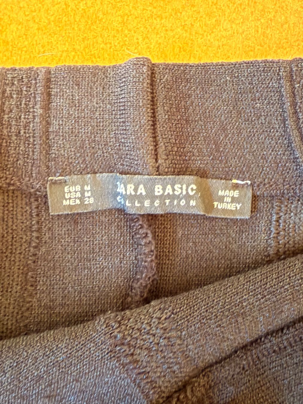 Zara Gonne: Gonna nera Zara – Nuovo (secondo la descrizione) da Bellinzona venduto da bul_mvy5 1