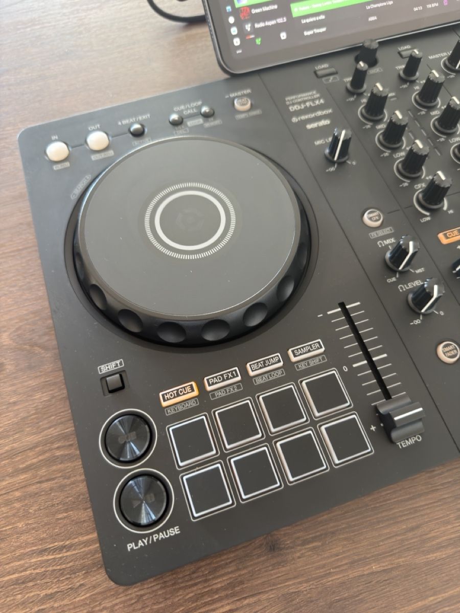 Pioneer Console di mixaggio: DJ Controller Pioneer DDJ-FLX4 New – Nuovo (secondo la descrizione) da Zürich venduto da Rocola26 7