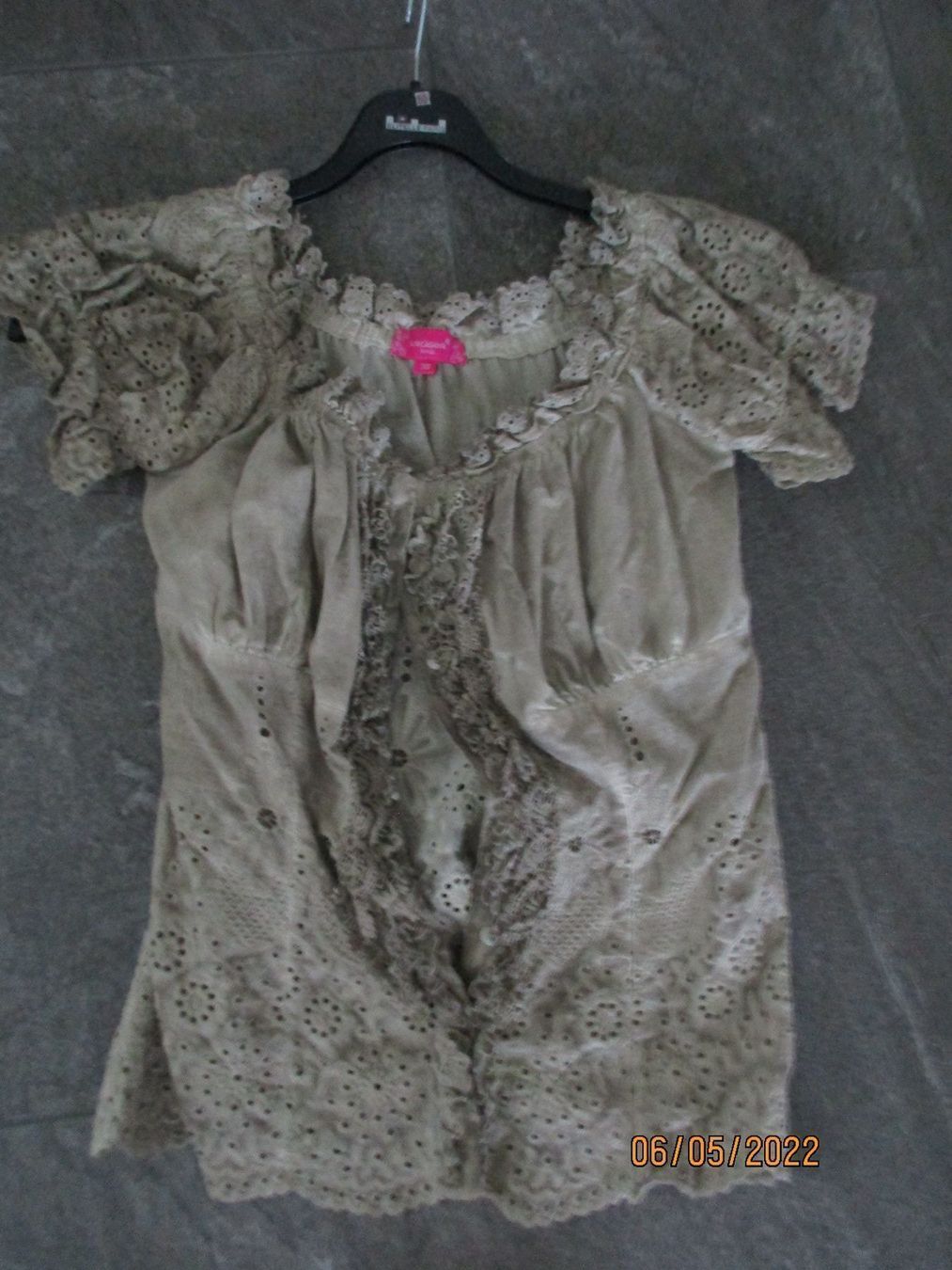 Camicette: Krüger Blüsli 38 wunderschön beige Khaki – Nuovo (secondo la descrizione) da Ottenbach venduto da Claurin