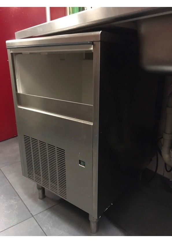 Electrolux Elettrodomestici da cucina: Crush Ice Maschine – Usato da Feusisberg venduto da Foodys 3